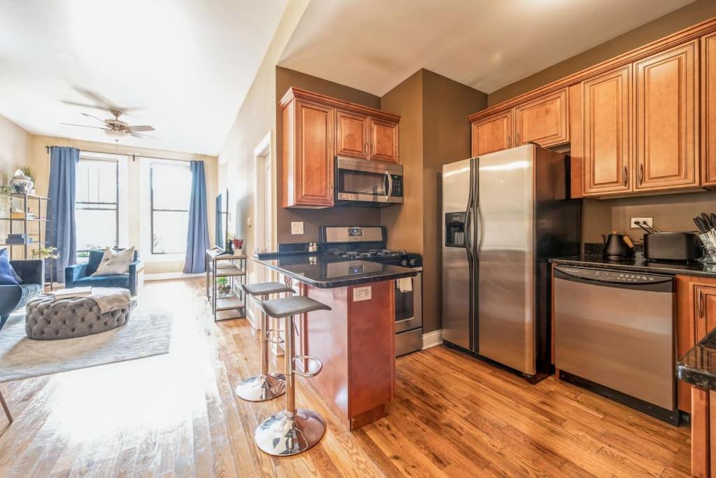 Lovely 2 Bed 3 Miles From Dt W Free Parking Chicago Esterno foto